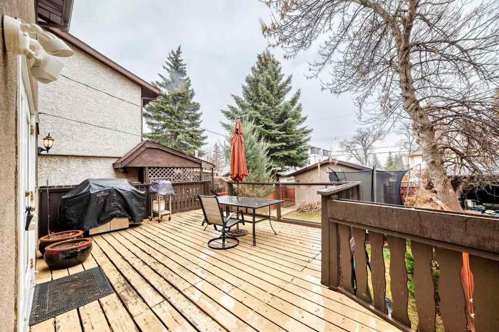 MLS&reg; # A2271582 - 1515 22 Avenue NW in Capitol Hill Calgary, Residential Open Houses