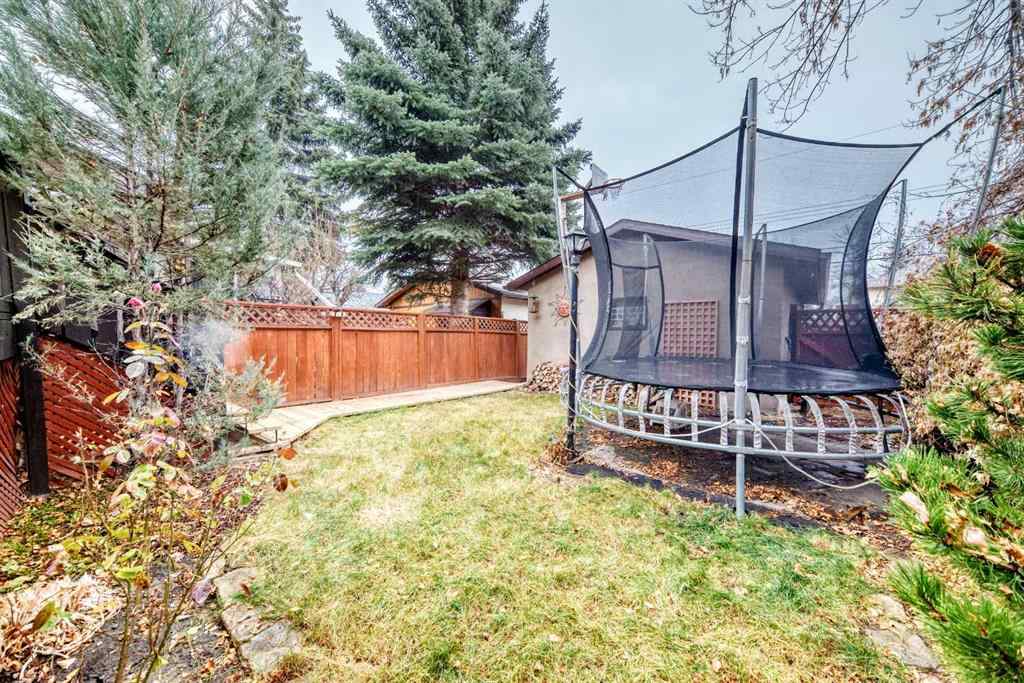 MLS&reg; # A2271582 - 1515 22 Avenue NW in Capitol Hill Calgary, Residential Open Houses