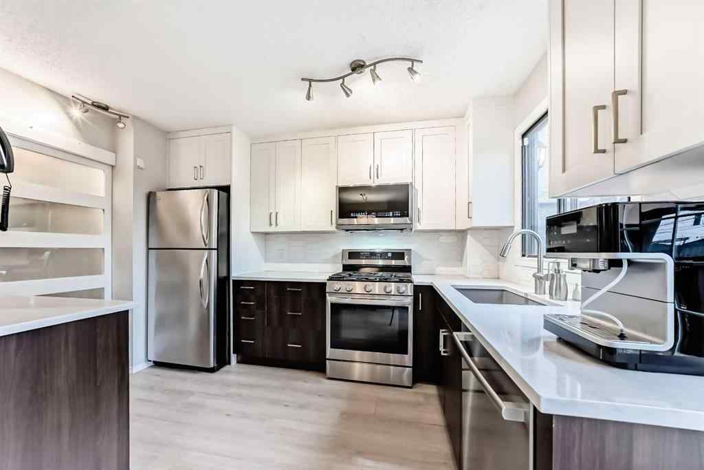 MLS&reg; # A2271582 - 1515 22 Avenue NW in Capitol Hill Calgary, Residential Open Houses