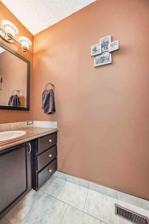 MLS&reg; # A2271582 - 1515 22 Avenue NW in Capitol Hill Calgary, Residential Open Houses