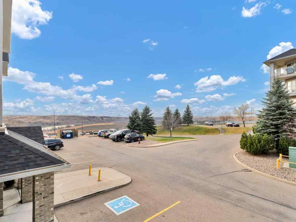 MLS&reg; # A2271588 - Unit #207 1632 Saamis Drive NW in Northwest Crescent Heights Medicine Hat, Residential Open Houses