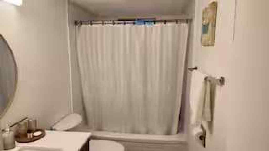 MLS&reg; # A2271591 - 130 27 Avenue NW in Tuxedo Park Calgary, Residential Open Houses