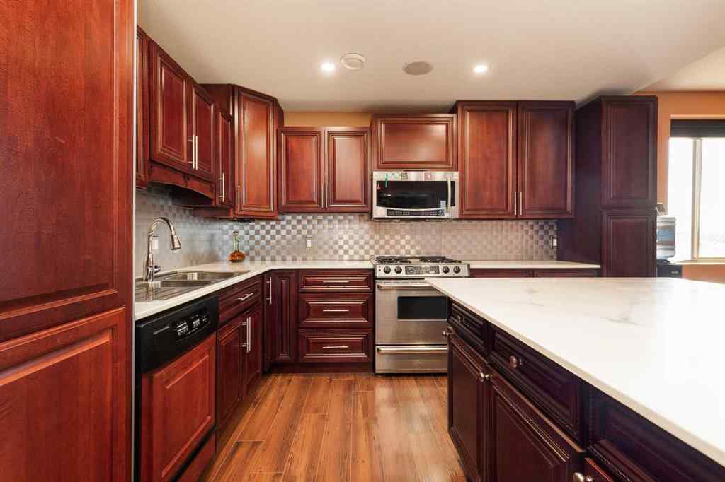 MLS&reg; # A2271600 - 3 Western Crescent  in NONE Rural Vulcan County, Commercial Open Houses