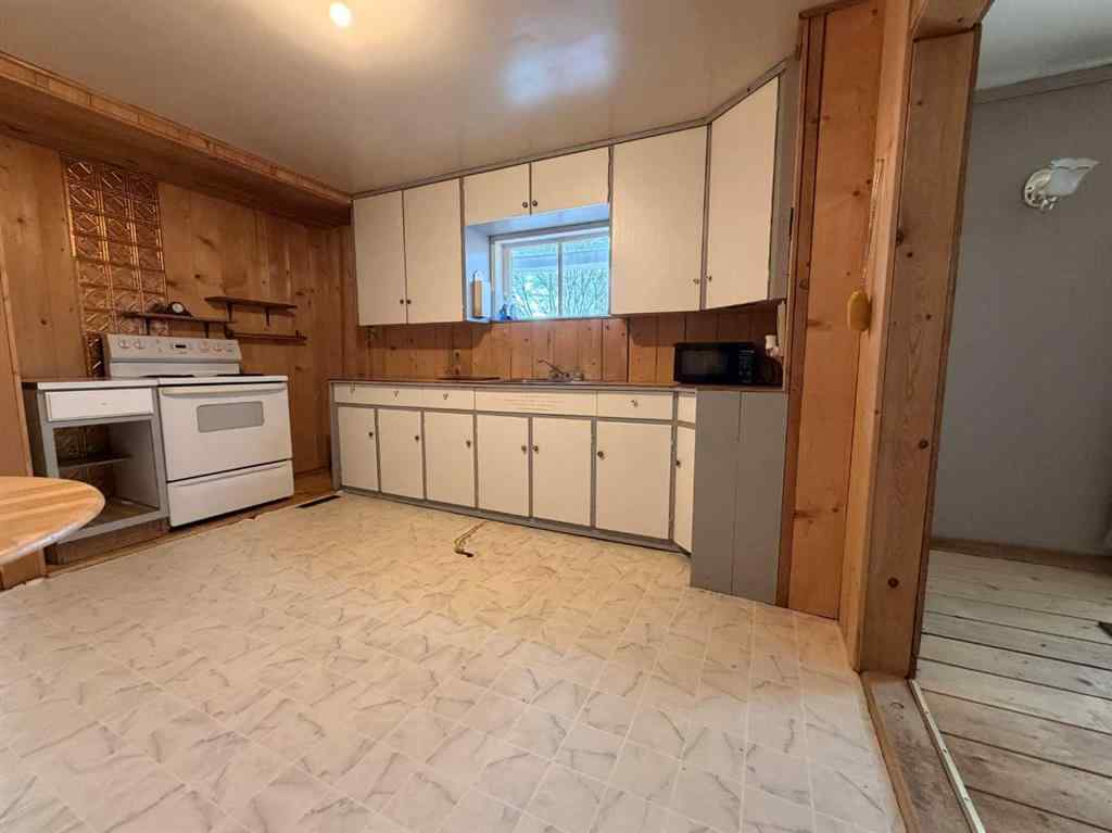 MLS&reg; # A2271602 - 237 Hazel Street  in Metiskow Metiskow, Residential Open Houses