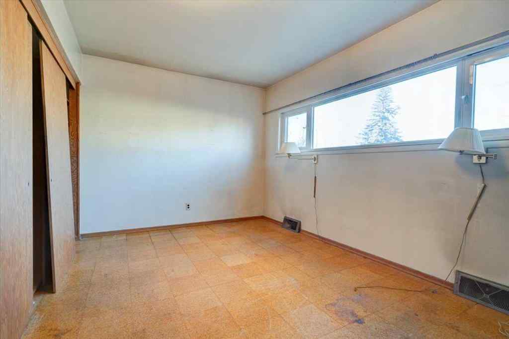 MLS&reg; # A2271603 - 10121 91 Avenue  in Swanavon Grande Prairie, Residential Open Houses