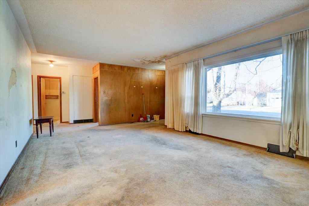 MLS&reg; # A2271603 - 10121 91 Avenue  in Swanavon Grande Prairie, Residential Open Houses