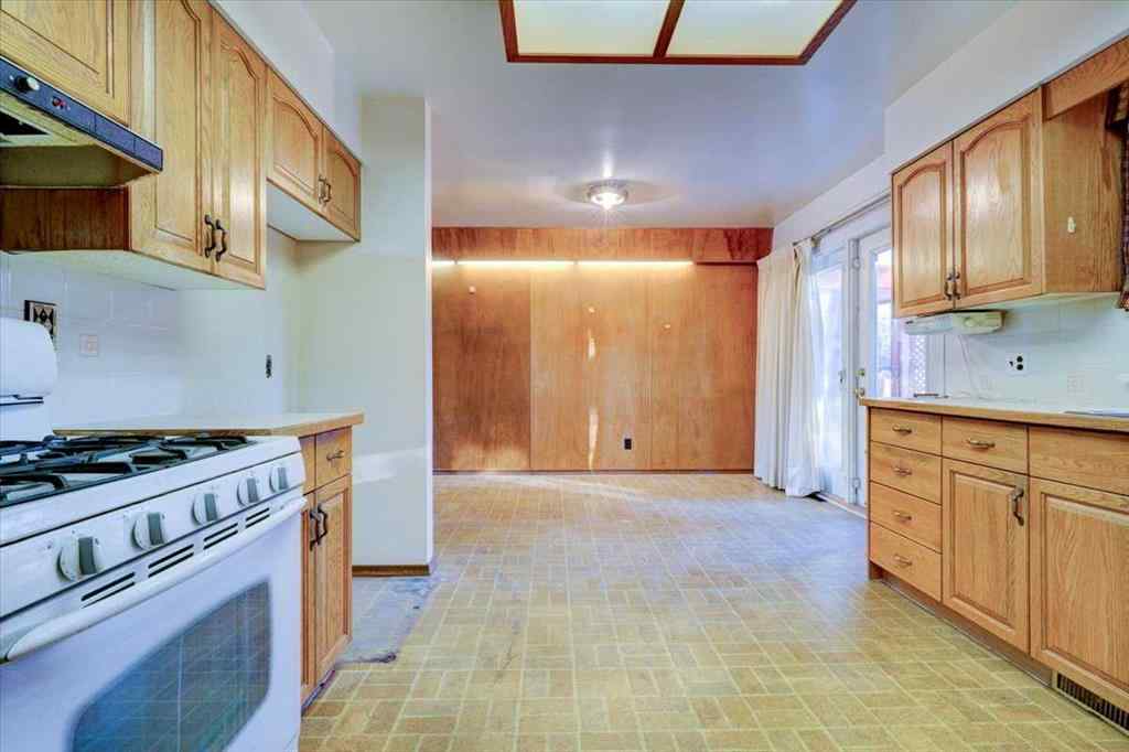 MLS&reg; # A2271603 - 10121 91 Avenue  in Swanavon Grande Prairie, Residential Open Houses