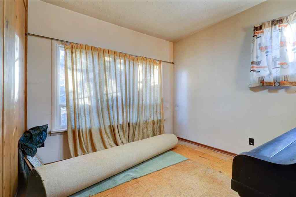 MLS&reg; # A2271603 - 10121 91 Avenue  in Swanavon Grande Prairie, Residential Open Houses