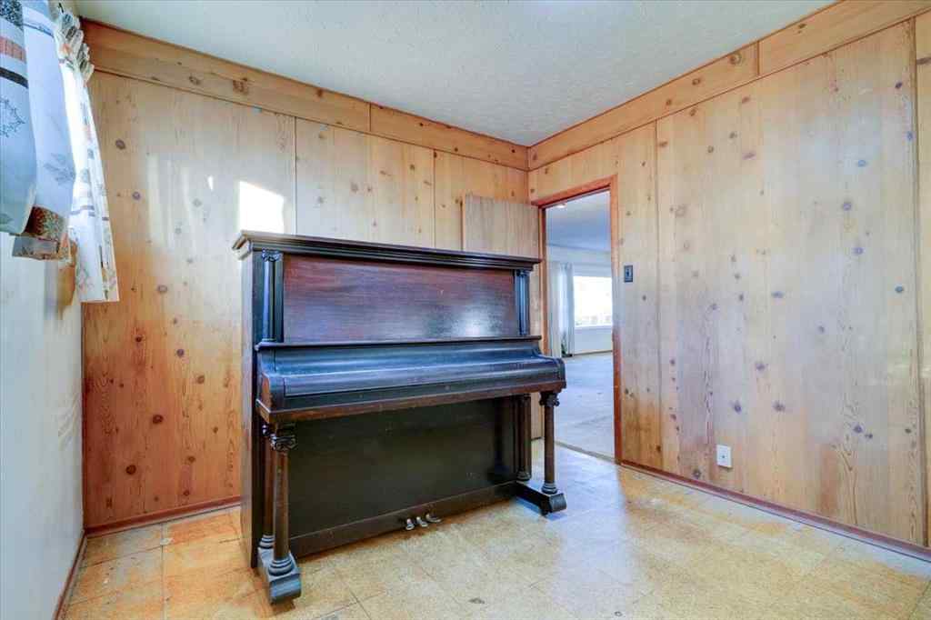 MLS&reg; # A2271603 - 10121 91 Avenue  in Swanavon Grande Prairie, Residential Open Houses