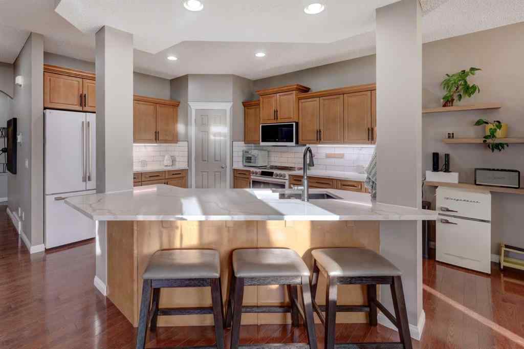 MLS&reg; # A2271614 - 113 Thornleigh Close SE in Thorburn Airdrie, Residential Open Houses