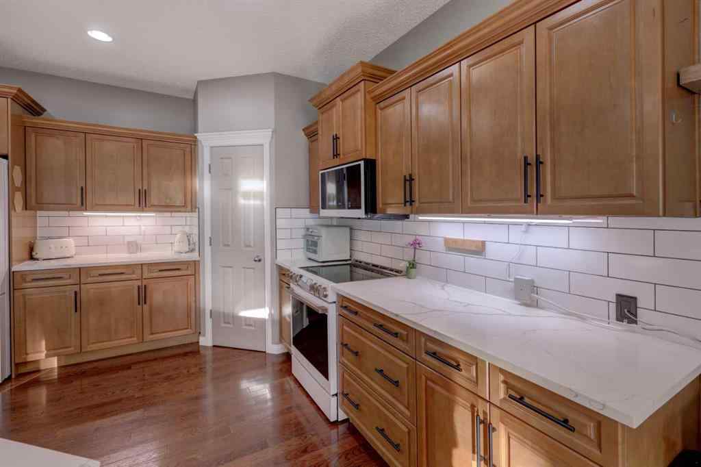 MLS&reg; # A2271614 - 113 Thornleigh Close SE in Thorburn Airdrie, Residential Open Houses