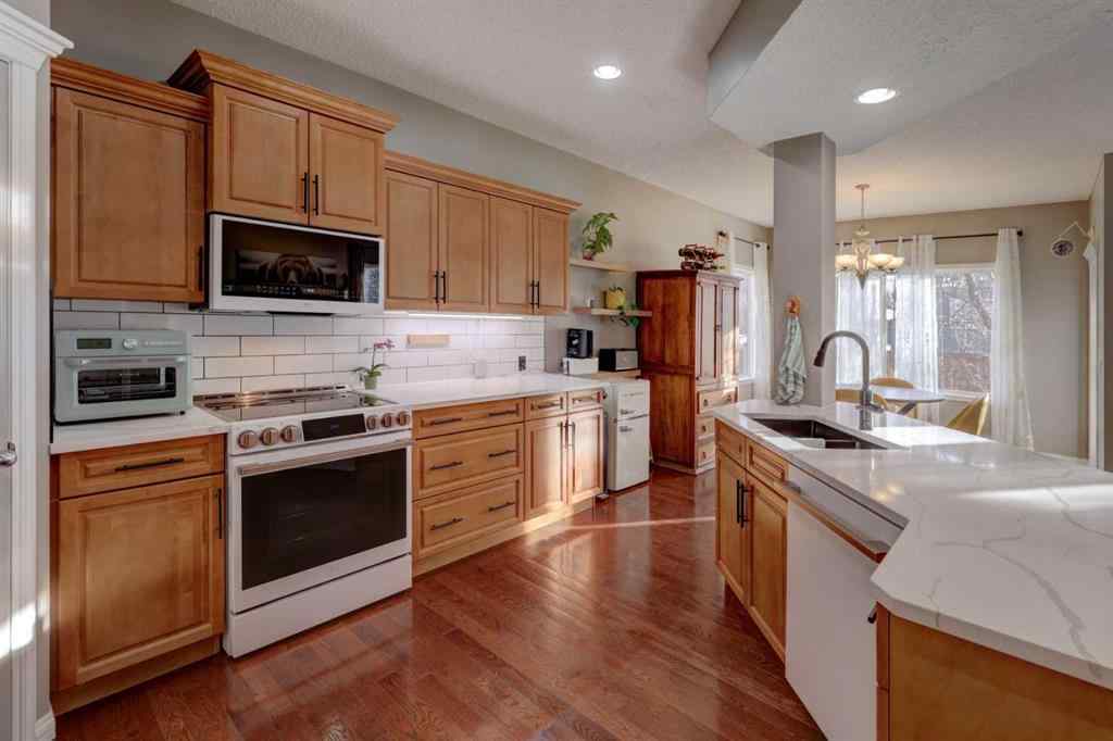 MLS&reg; # A2271614 - 113 Thornleigh Close SE in Thorburn Airdrie, Residential Open Houses