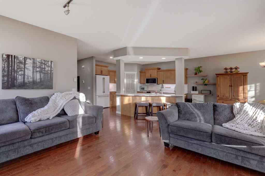 MLS&reg; # A2271614 - 113 Thornleigh Close SE in Thorburn Airdrie, Residential Open Houses