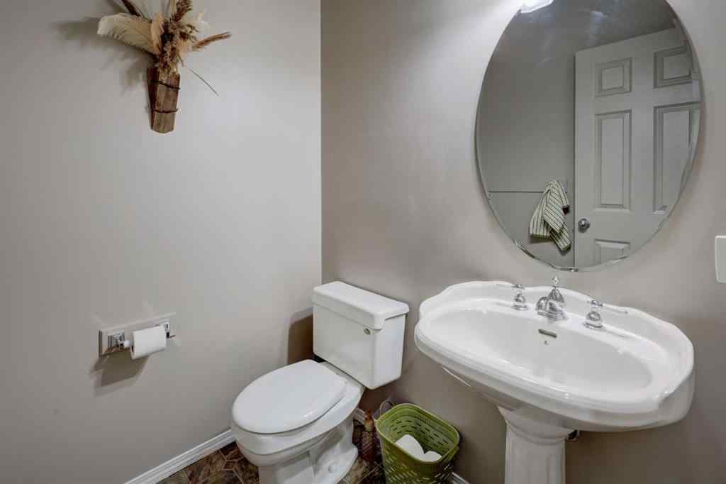 MLS&reg; # A2271614 - 113 Thornleigh Close SE in Thorburn Airdrie, Residential Open Houses