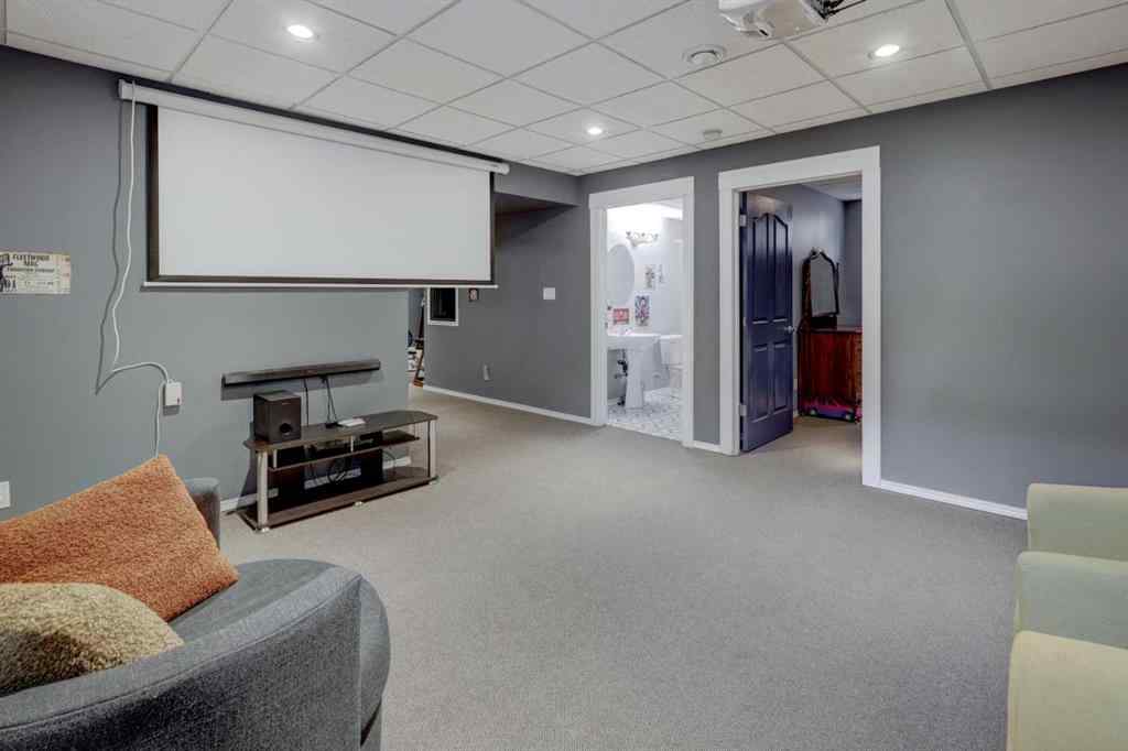 MLS&reg; # A2271614 - 113 Thornleigh Close SE in Thorburn Airdrie, Residential Open Houses