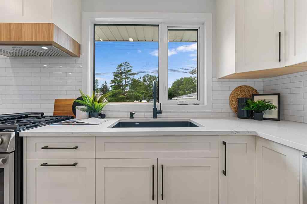 MLS&reg; # A2271615 - 9519 2 Street SE in Acadia Calgary, Residential Open Houses