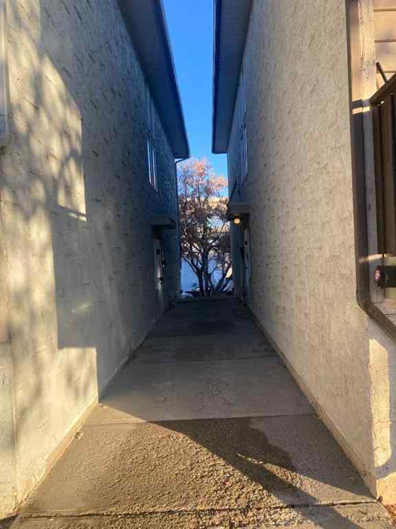 MLS® # A2271633 - Unit #103 2006 11 Avenue SW in Sunalta Calgary, Residential Open Houses