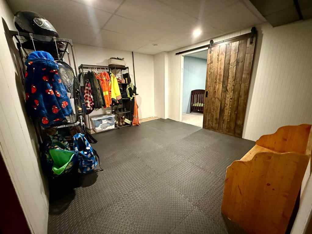 MLS&reg; # A2271656 - 614 5 Avenue W in Hanna Hanna, Residential Open Houses