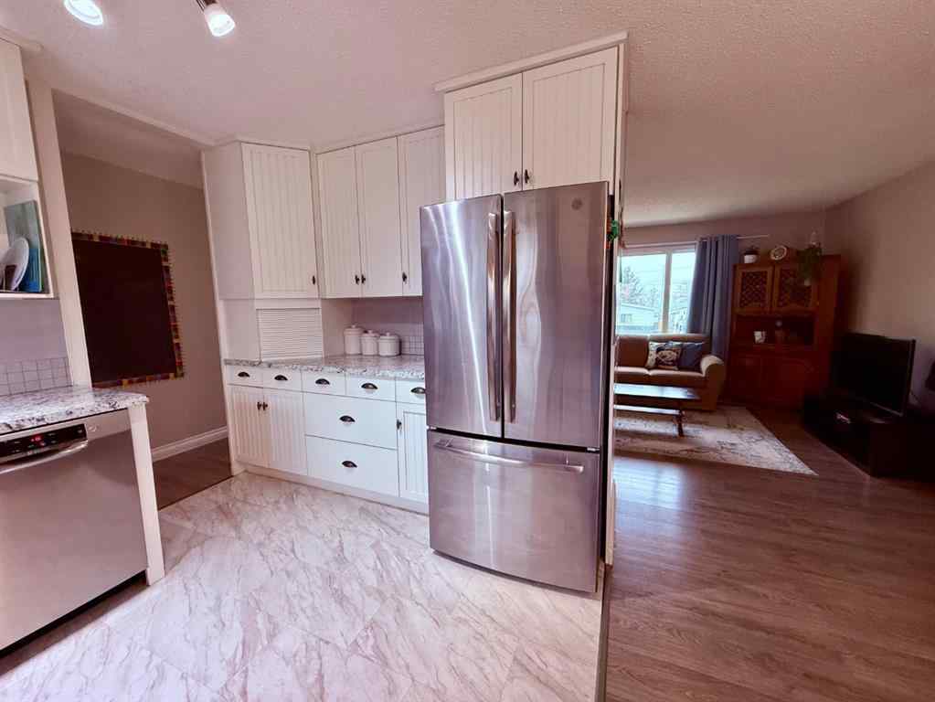 MLS&reg; # A2271656 - 614 5 Avenue W in Hanna Hanna, Residential Open Houses