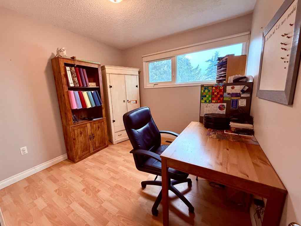 MLS&reg; # A2271656 - 614 5 Avenue W in Hanna Hanna, Residential Open Houses