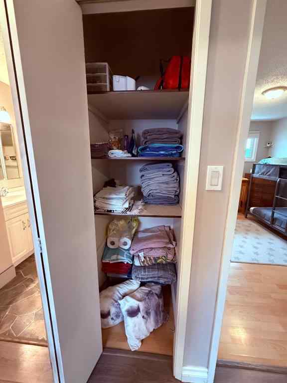 MLS&reg; # A2271656 - 614 5 Avenue W in Hanna Hanna, Residential Open Houses