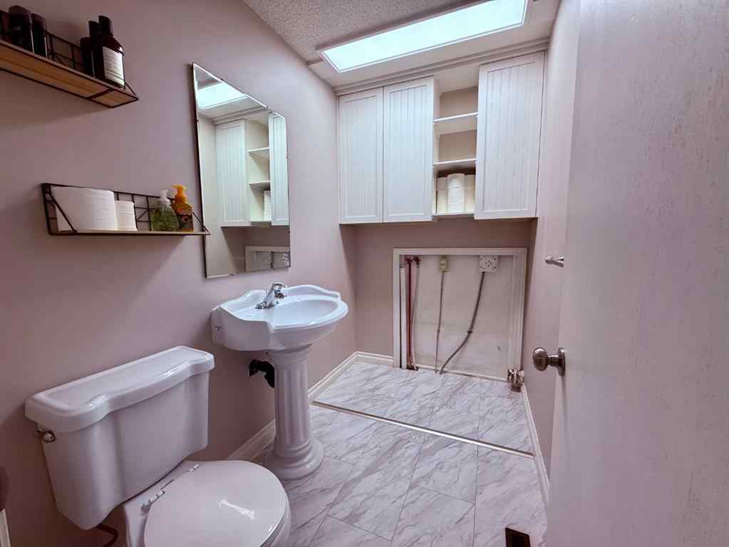 MLS&reg; # A2271656 - 614 5 Avenue W in Hanna Hanna, Residential Open Houses