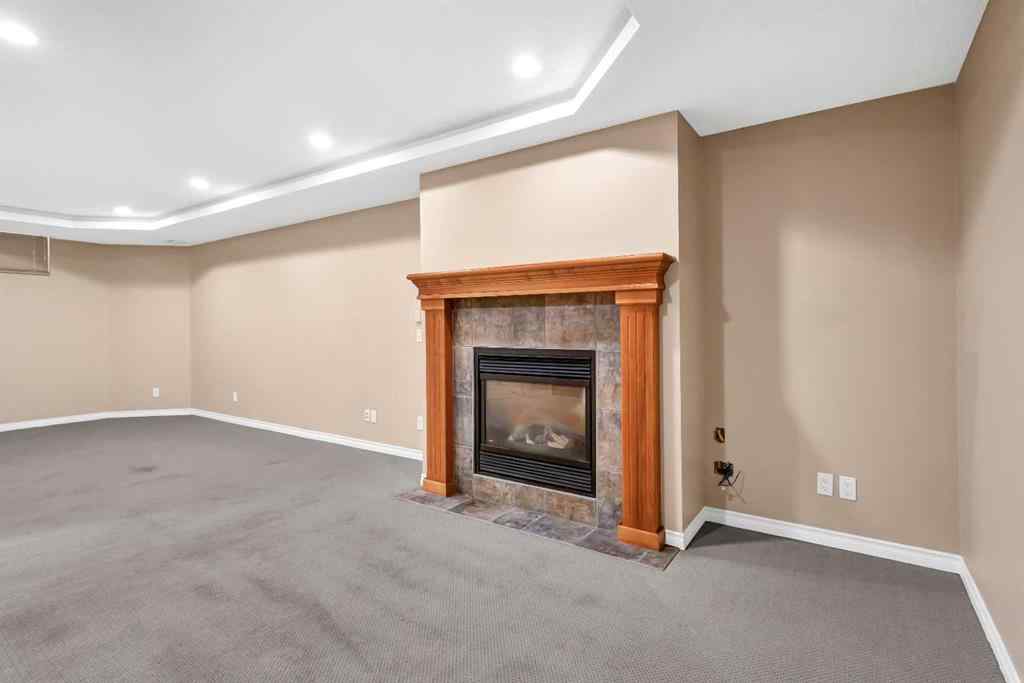 MLS&reg; # A2271661 - 18 Shannon Square SW in Shawnessy Calgary, Residential Open Houses