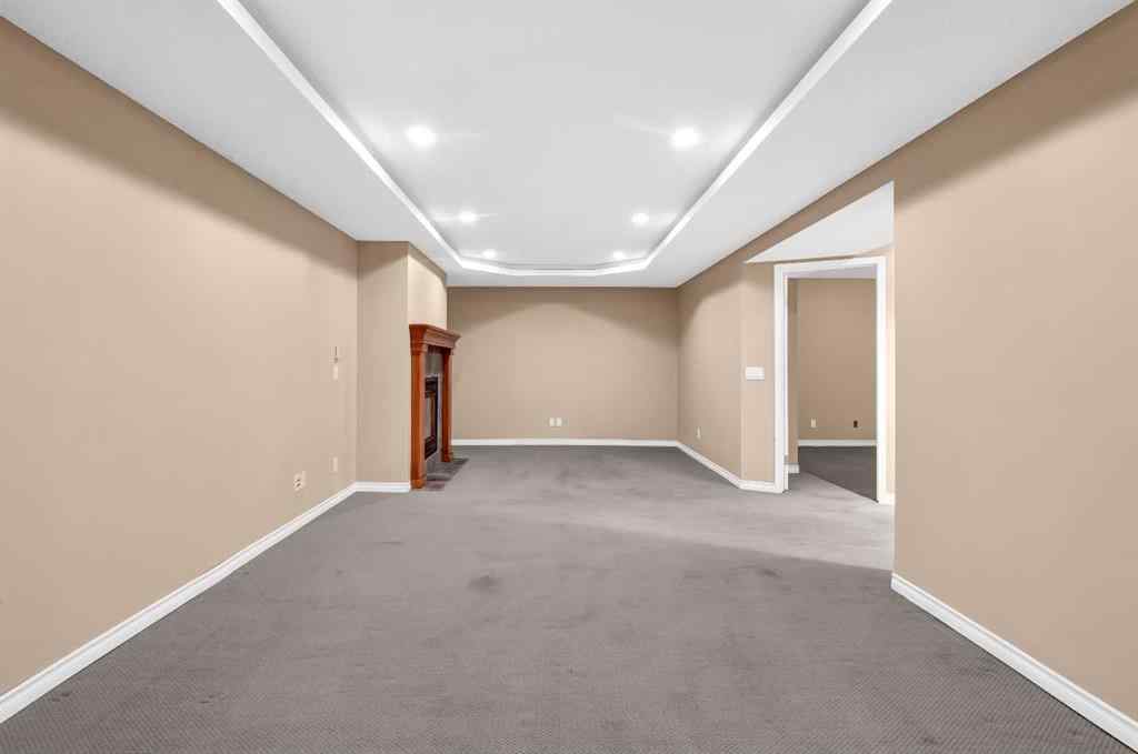 MLS&reg; # A2271661 - 18 Shannon Square SW in Shawnessy Calgary, Residential Open Houses