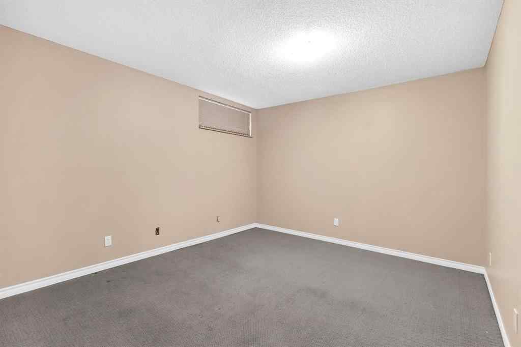 MLS&reg; # A2271661 - 18 Shannon Square SW in Shawnessy Calgary, Residential Open Houses