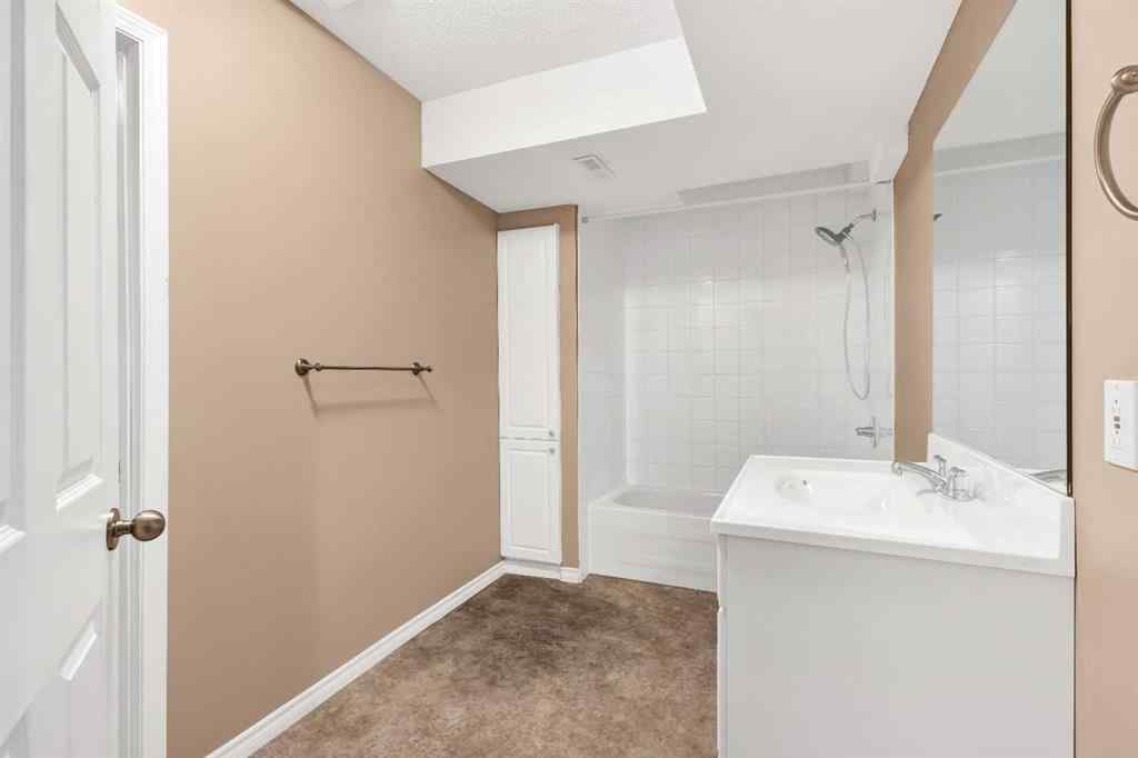 MLS&reg; # A2271661 - 18 Shannon Square SW in Shawnessy Calgary, Residential Open Houses