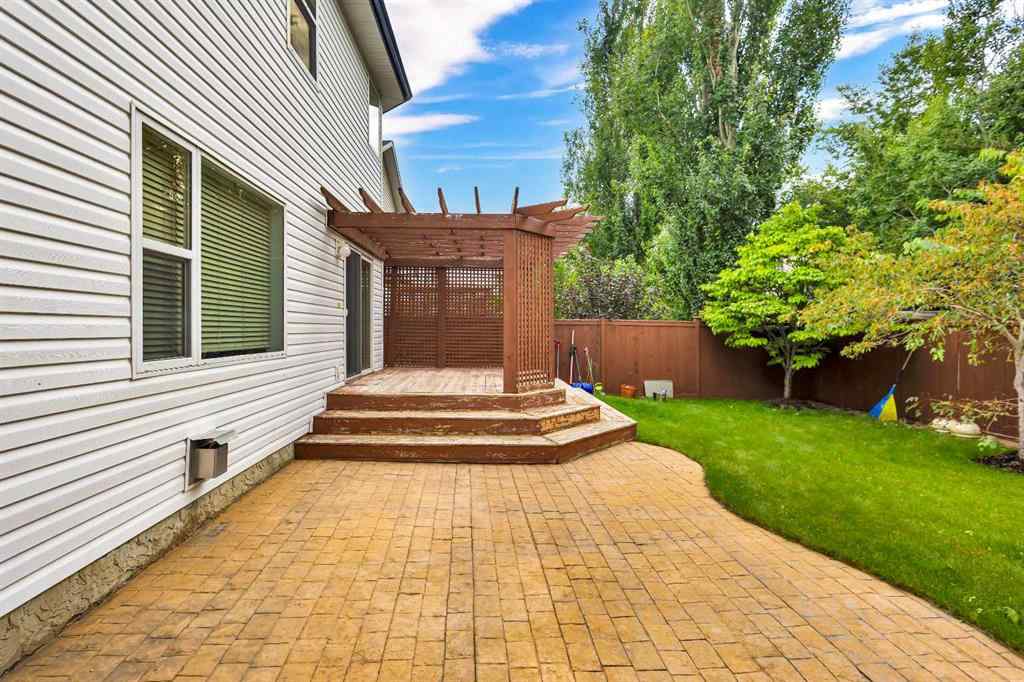 MLS&reg; # A2271661 - 18 Shannon Square SW in Shawnessy Calgary, Residential Open Houses