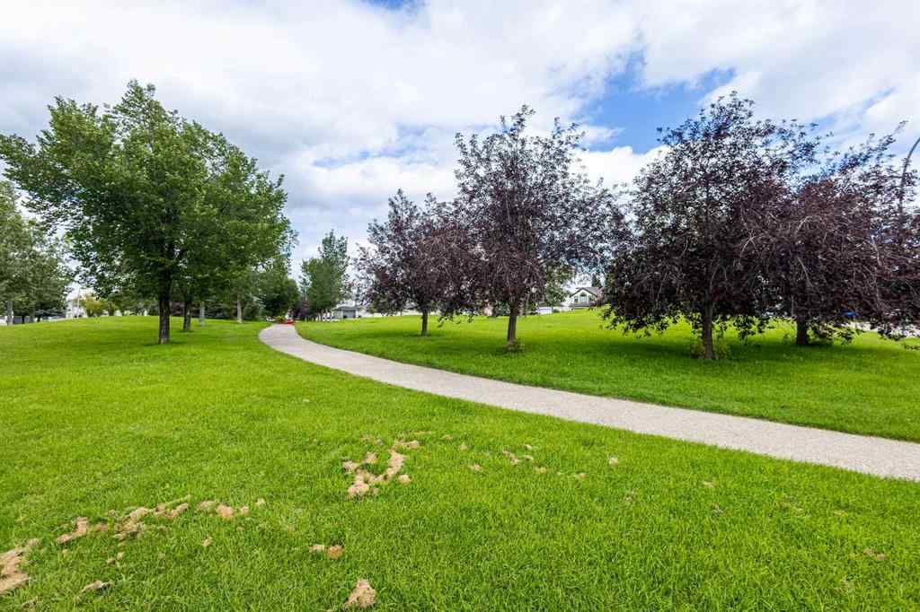 MLS&reg; # A2271661 - 18 Shannon Square SW in Shawnessy Calgary, Residential Open Houses