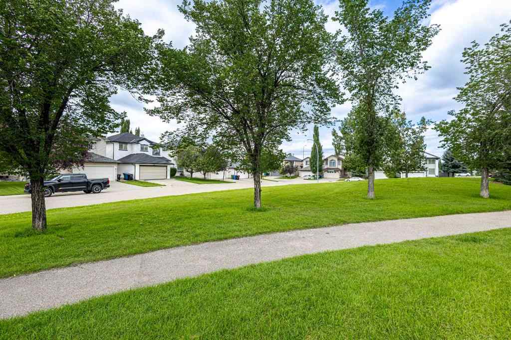 MLS&reg; # A2271661 - 18 Shannon Square SW in Shawnessy Calgary, Residential Open Houses