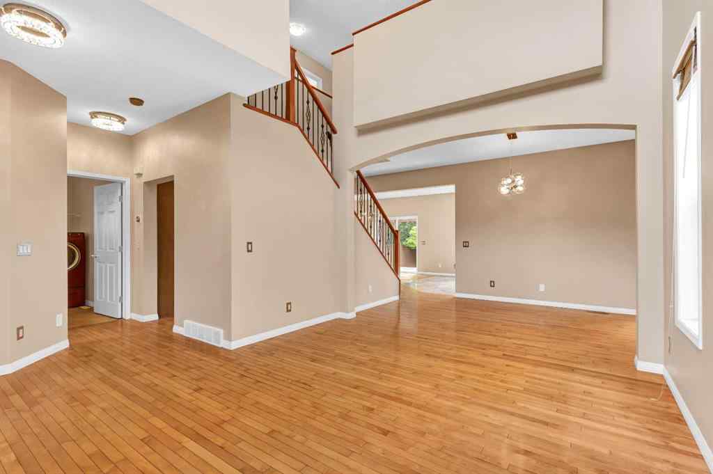 MLS&reg; # A2271661 - 18 Shannon Square SW in Shawnessy Calgary, Residential Open Houses