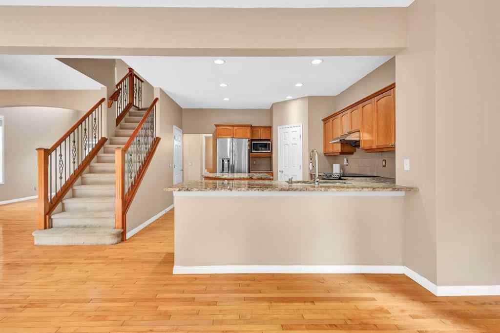 MLS&reg; # A2271661 - 18 Shannon Square SW in Shawnessy Calgary, Residential Open Houses