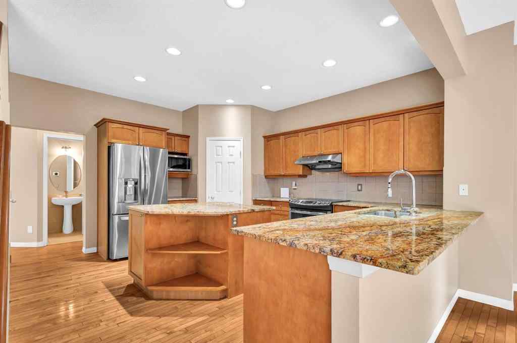 MLS&reg; # A2271661 - 18 Shannon Square SW in Shawnessy Calgary, Residential Open Houses