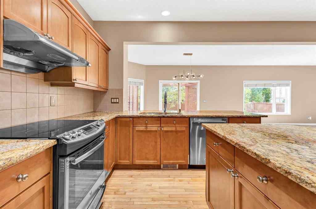 MLS&reg; # A2271661 - 18 Shannon Square SW in Shawnessy Calgary, Residential Open Houses