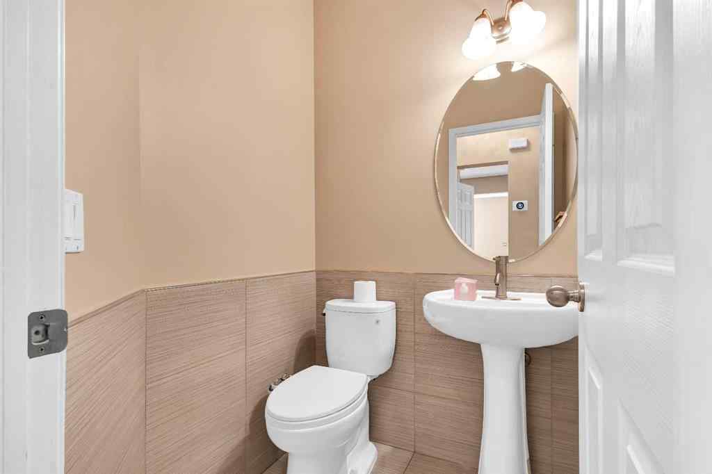 MLS&reg; # A2271661 - 18 Shannon Square SW in Shawnessy Calgary, Residential Open Houses