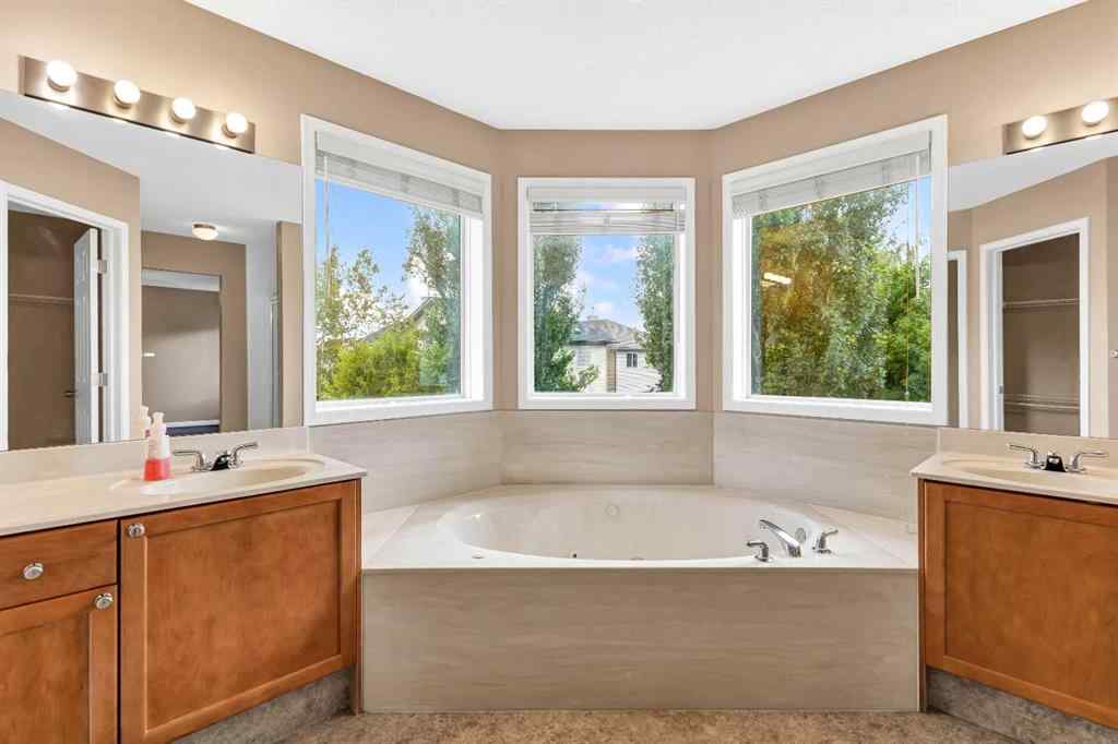 MLS&reg; # A2271661 - 18 Shannon Square SW in Shawnessy Calgary, Residential Open Houses