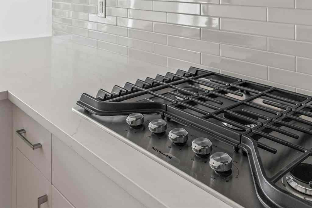 MLS&reg; # A2271680 - 2515 Sovereign Crescent SW in Shaganappi Calgary, Residential Open Houses