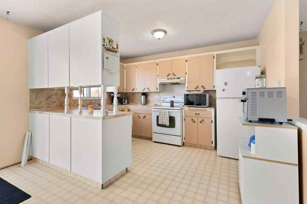 MLS&reg; # A2271681 - 430 Main Street S in NONE Redcliff, Residential Open Houses