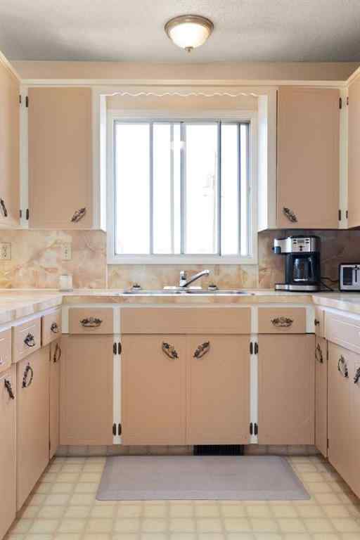 MLS&reg; # A2271681 - 430 Main Street S in NONE Redcliff, Residential Open Houses