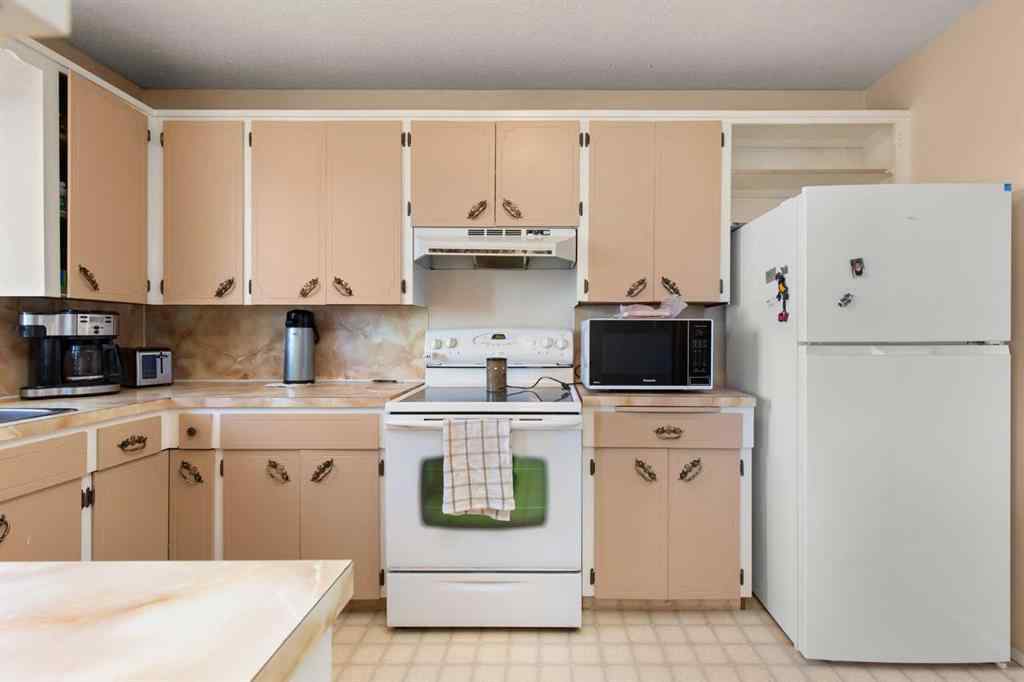 MLS&reg; # A2271681 - 430 Main Street S in NONE Redcliff, Residential Open Houses