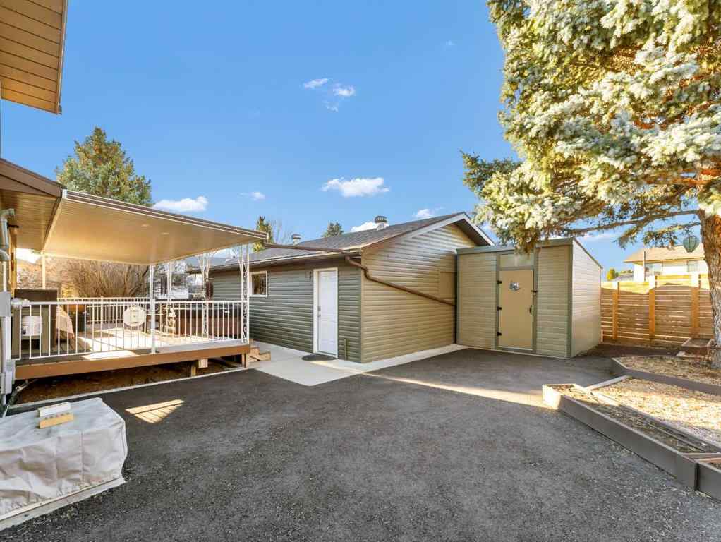 MLS&reg; # A2271688 - 106 Rossland Road SE in Ross Glen Medicine Hat, Residential Open Houses