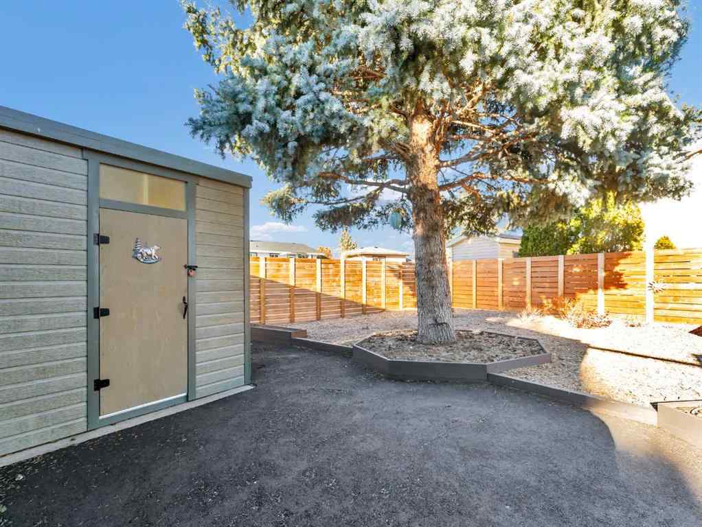 MLS&reg; # A2271688 - 106 Rossland Road SE in Ross Glen Medicine Hat, Residential Open Houses