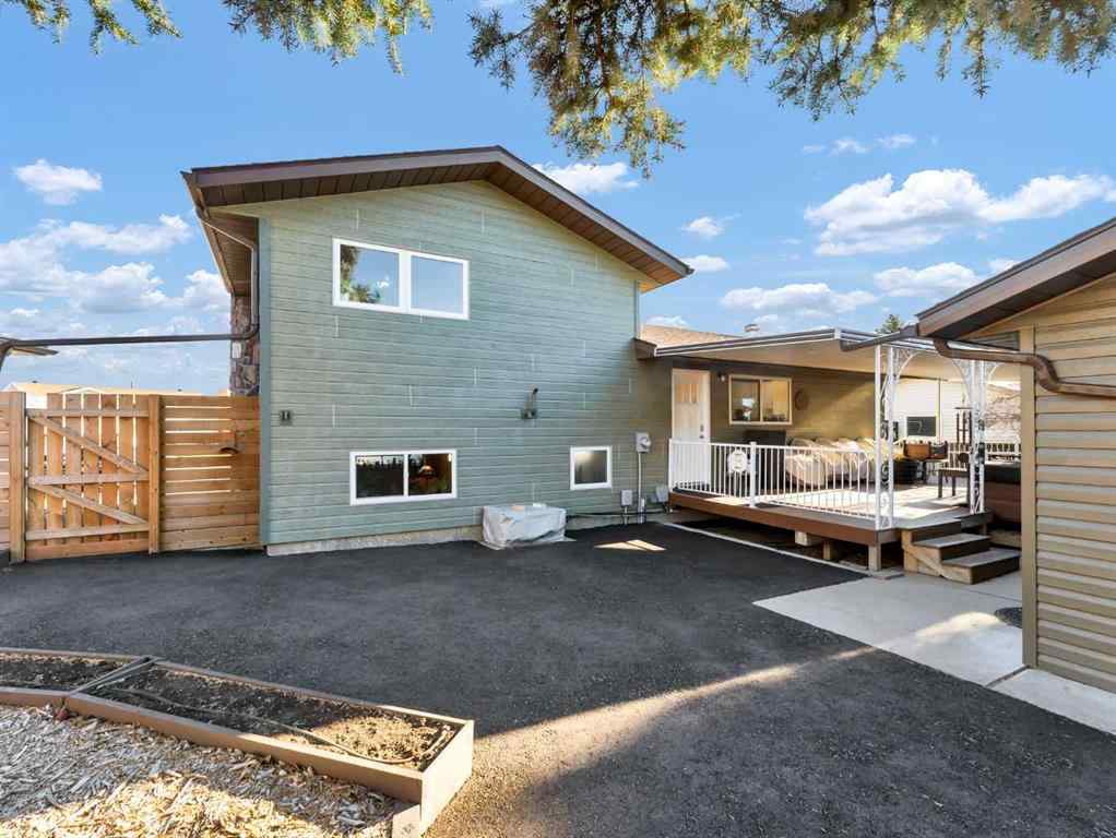 MLS&reg; # A2271688 - 106 Rossland Road SE in Ross Glen Medicine Hat, Residential Open Houses