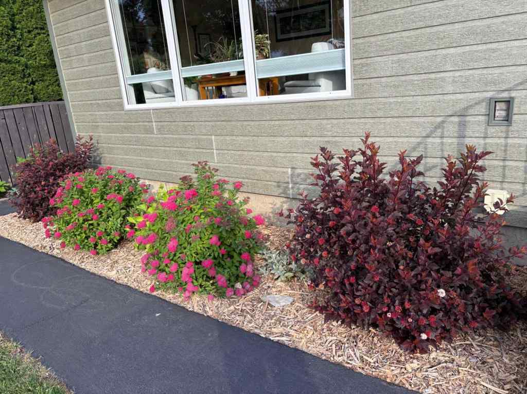 MLS&reg; # A2271688 - 106 Rossland Road SE in Ross Glen Medicine Hat, Residential Open Houses