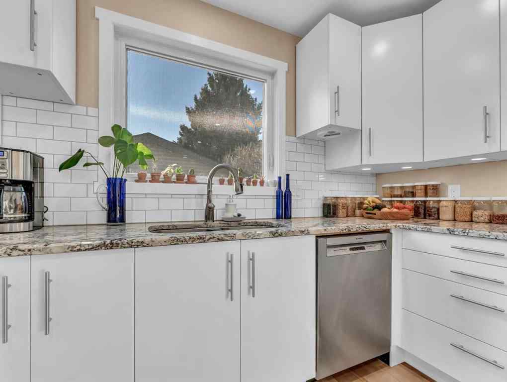 MLS&reg; # A2271688 - 106 Rossland Road SE in Ross Glen Medicine Hat, Residential Open Houses