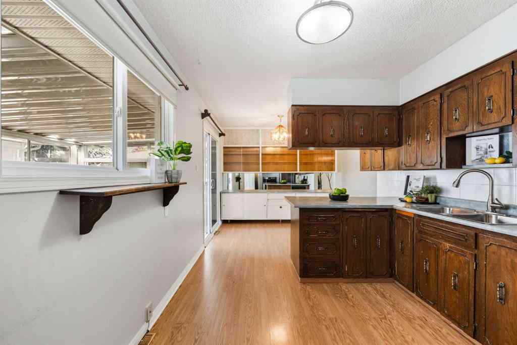 MLS&reg; # A2271712 - 1048 39 Avenue NW in Cambrian Heights Calgary, Residential Open Houses