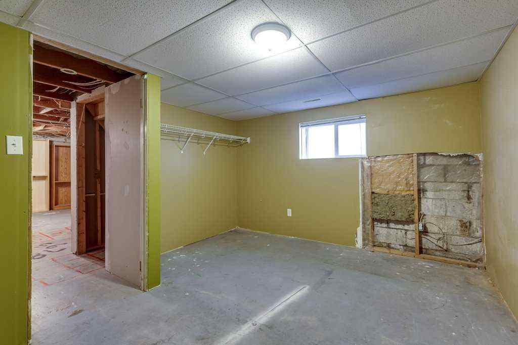 MLS&reg; # A2271713 - 4915 44 Street  in Central Innisfail Innisfail, Residential Open Houses